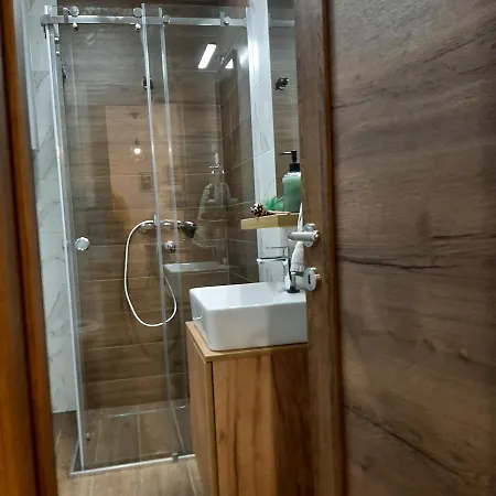 Borovi 24 *